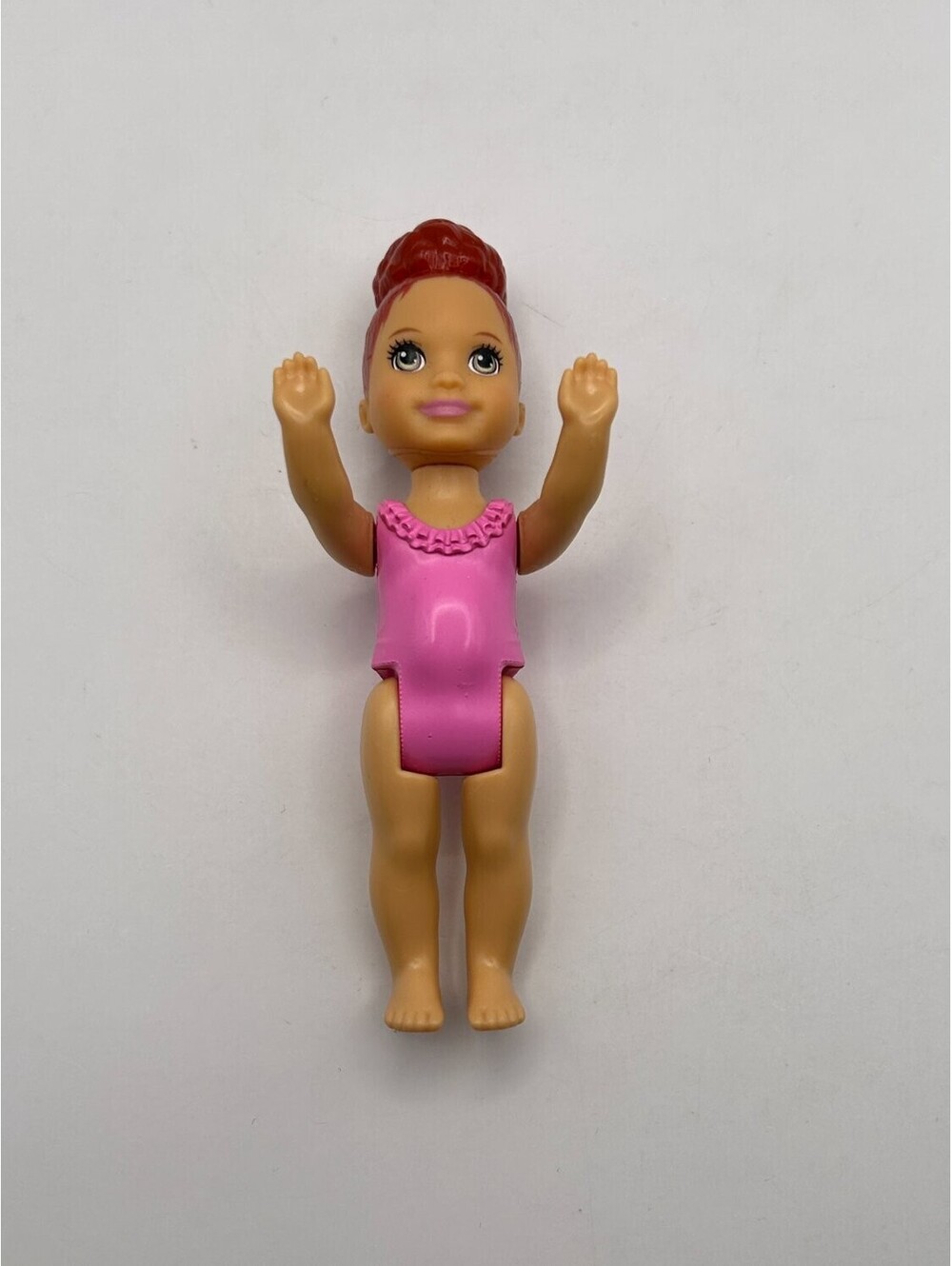 Mattel Barbie Babysitters Inc Mini Baby Doll 7 cm Tan Blonde Diaper 2010s Figure